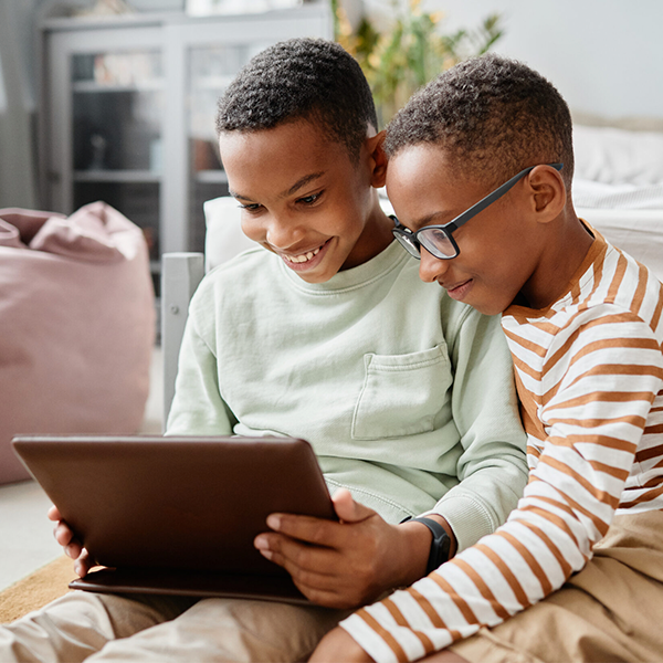 Boys on Laptop_600x600